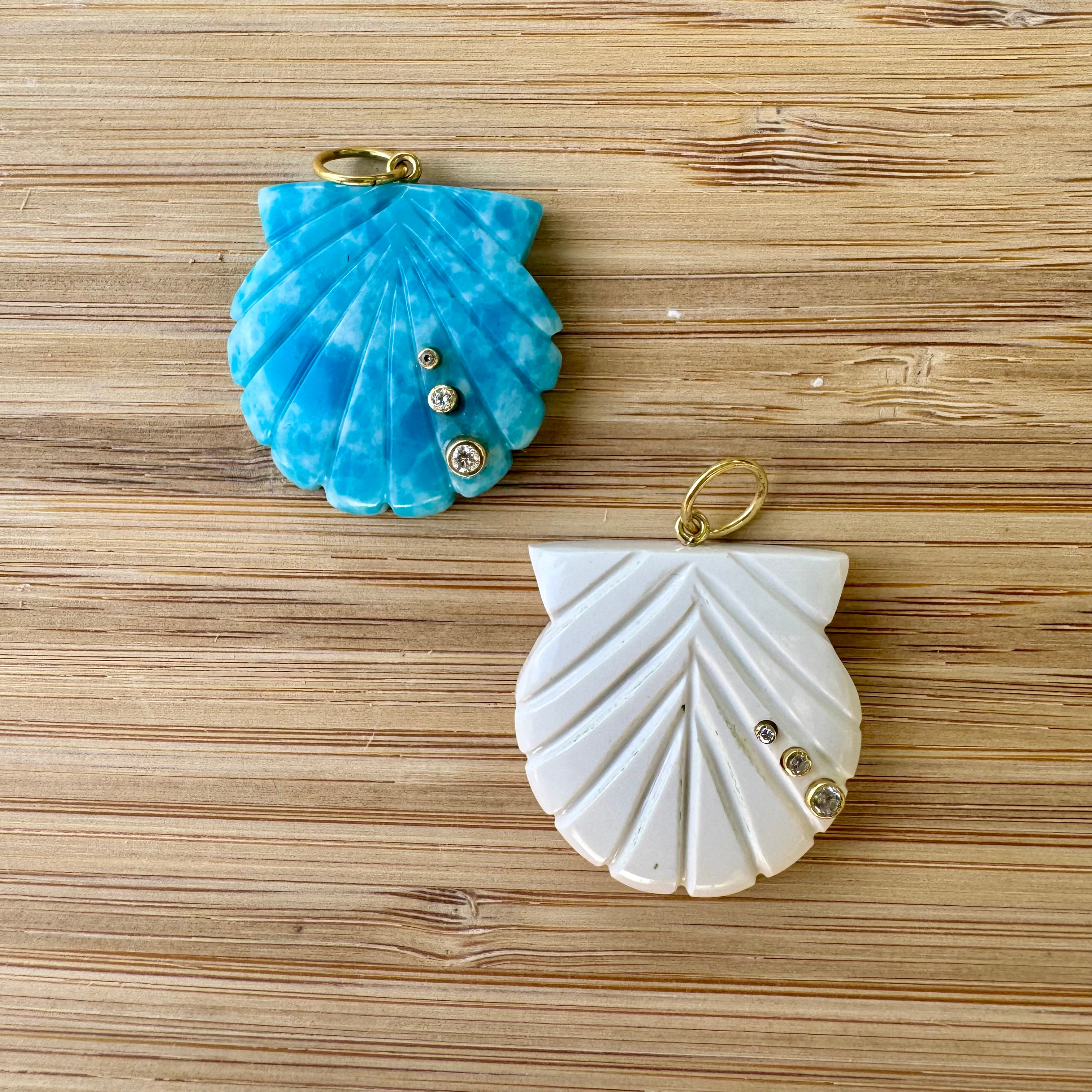 Clam Shell Charm